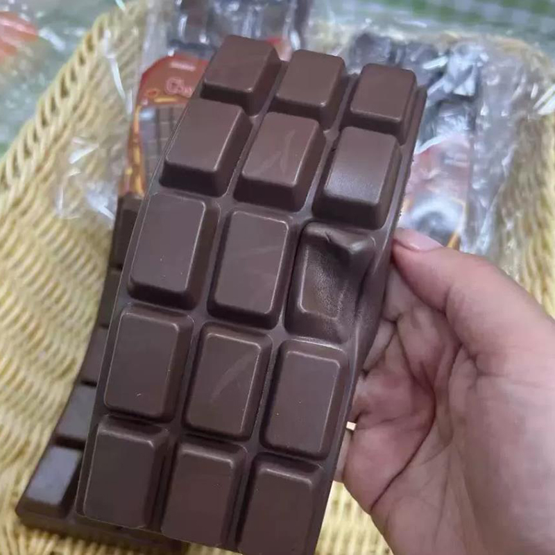 ソフトチョコレートスクイーズ玩具、ゆっくり戻るスクイーズ、抗 - Junk Food Snacks のレビューと価格
